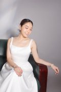 高定手工珠绣婚纱 – 定制奢华仪式感